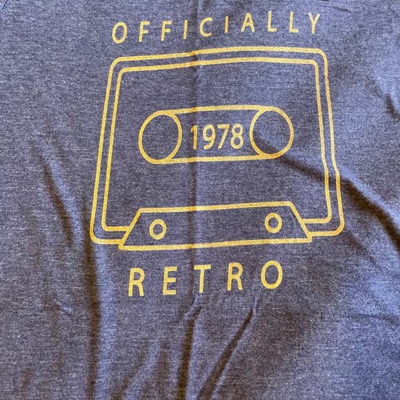 tshirt - Picture 2 of 2